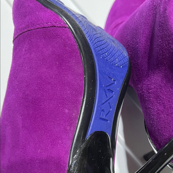 Reaction Kenneth Cole Vibrant Purple Heeled Boots - Picture 9 of 14